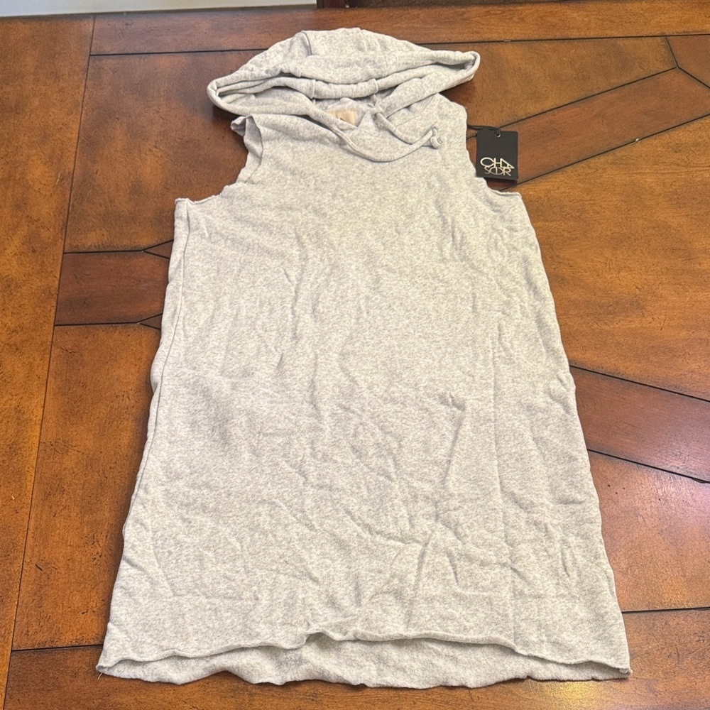 Chaser Light Gray Sleeveless Hoodie